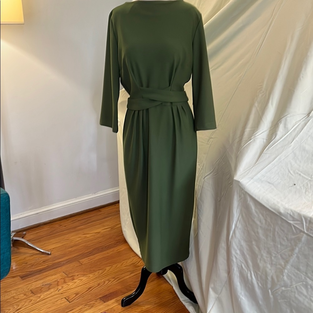 Green Sheath Dress with Bateau Neckline and 3/4 Sleeves